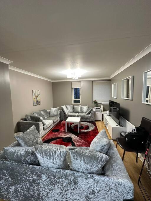 A 2 Standard Bedrooms Flat London Kültér fotó