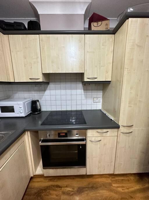 A 2 Standard Bedrooms Flat London Kültér fotó