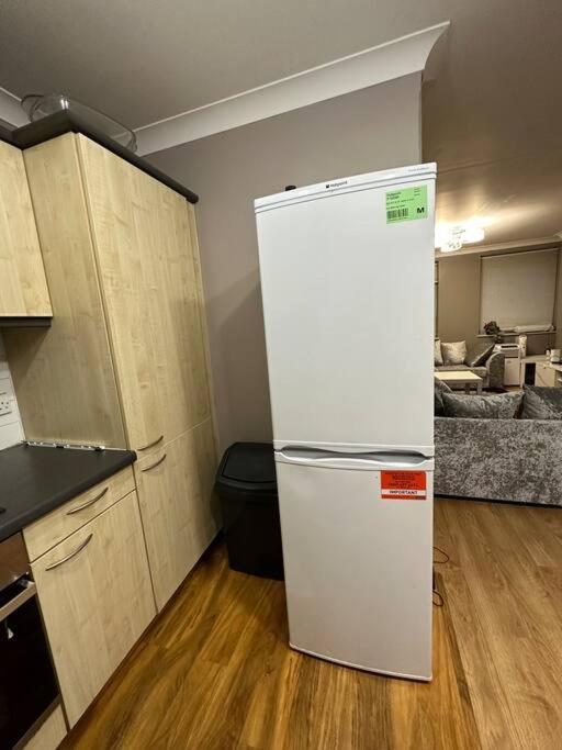 A 2 Standard Bedrooms Flat London Kültér fotó